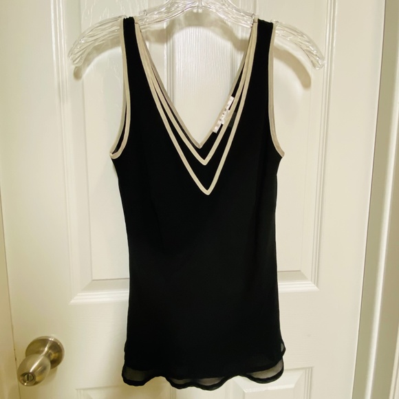 Women's Sleeveless V-Neck Blouse by Cote Femme Size 6 - Picture 1 of 8